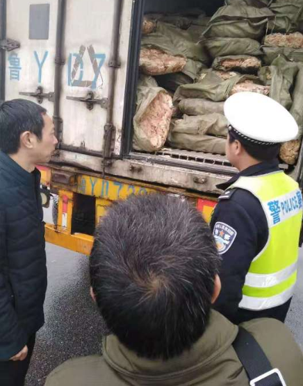 违规运往浙江的生猪产品车在福建被查获！