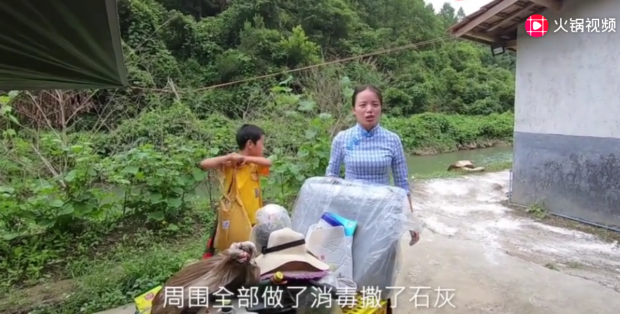 非洲猪瘟来袭，为了以防万一，小婷全家人大包小包撤离养殖场