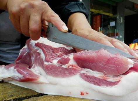 为了保障食品安全 广西多地关停屠宰场 部分市场禁止销售猪肉