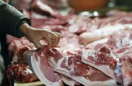 猪价太高吃不起？男子“偷猪肉”获刑一年，大妈“偷猪肉”遭刑拘