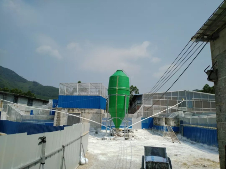 扬翔铁桶猪场