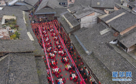 四川雅安“年猪节”开幕,吸引各地游客前来观赏体验