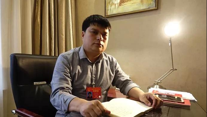 王永斌代表：希望养猪散户也能入驻养殖园区