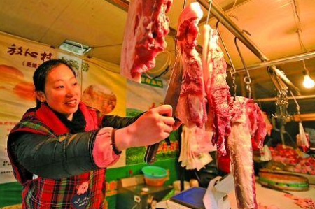 猪价持续下跌成“白菜价” 三大因素决定2020年下半年猪价走势