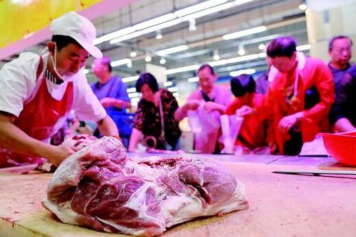 商务部：五一假期农产品供应充足 猪肉价格比3月底降8.2%
