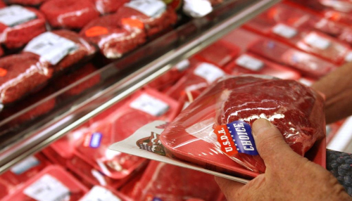 美国将向中国出口四万吨猪肉，美国养殖户又“活”了