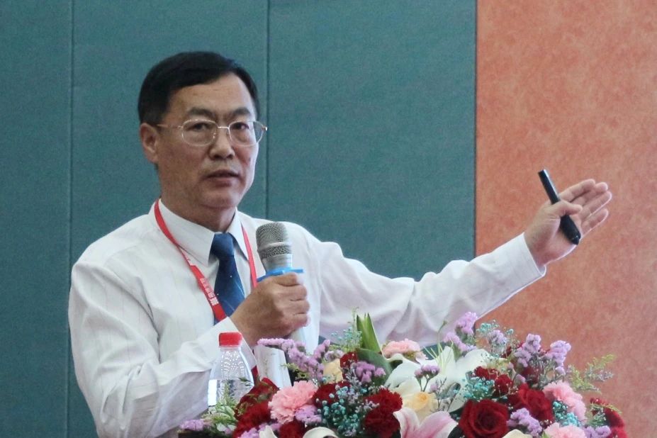 江苏奥迈生物顾问、北京农学院教授任晓明《有机酸防控非洲猪瘟的理论和实践》