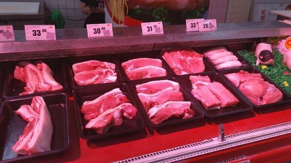 河南郑州：多处猪肉价格“3”字打头 接下来还会涨吗?