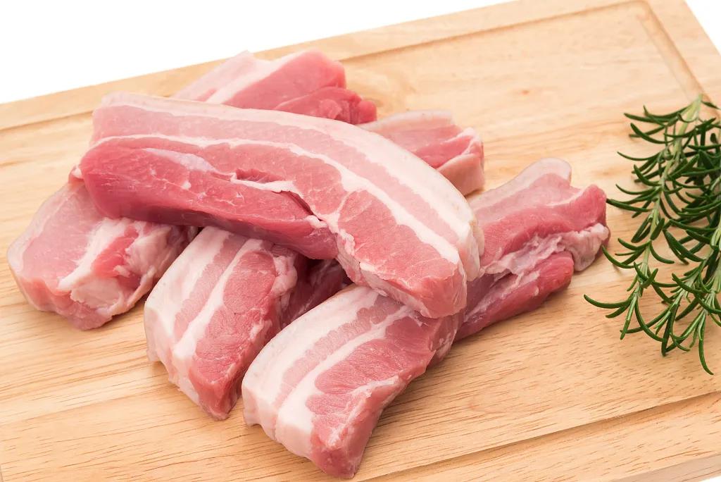 冻猪肉来袭，猪价“危险”大幅回落，9月猪价要“一跌到底”？