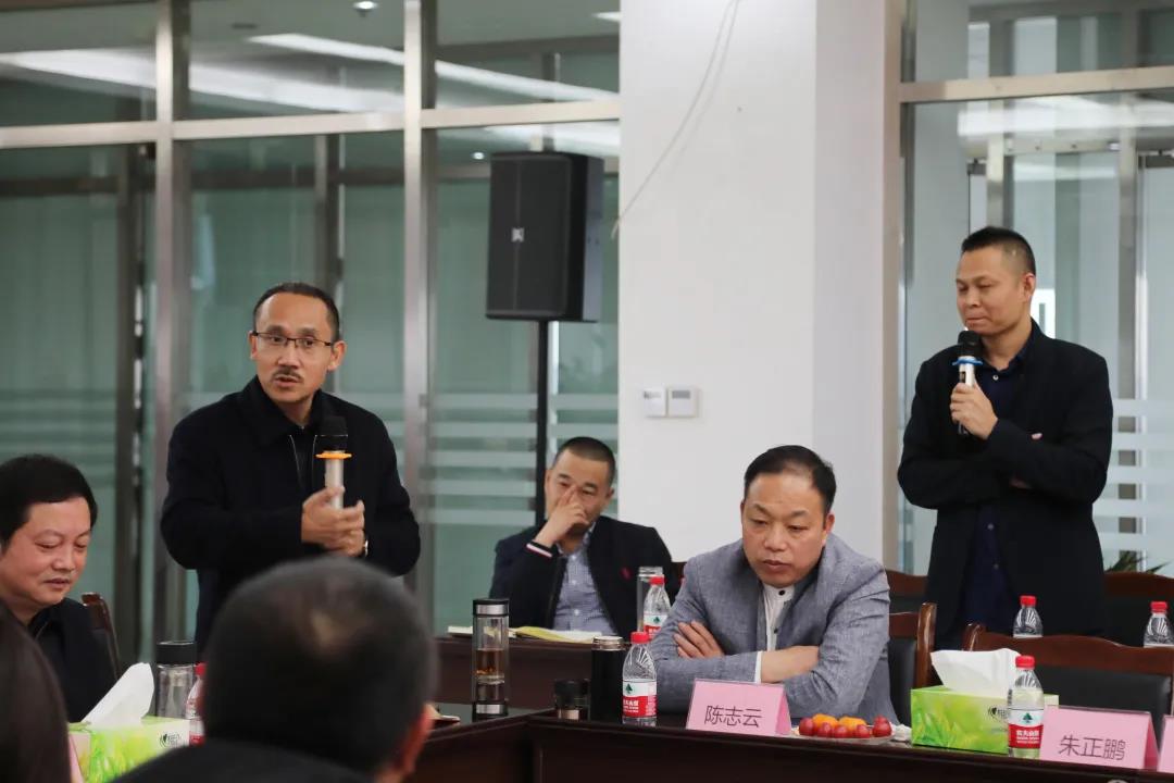 榕石学院师生一行莅临特驱集团交流