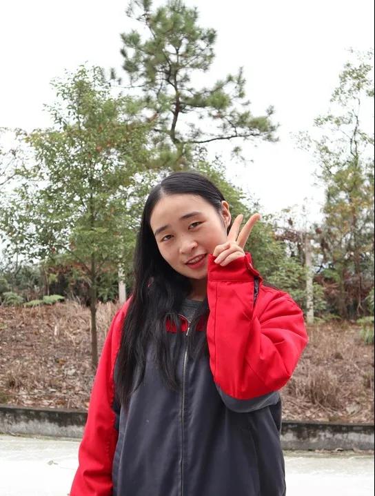 谁能想到，国家生猪核心育种场的配怀舍主管，是个实习生？