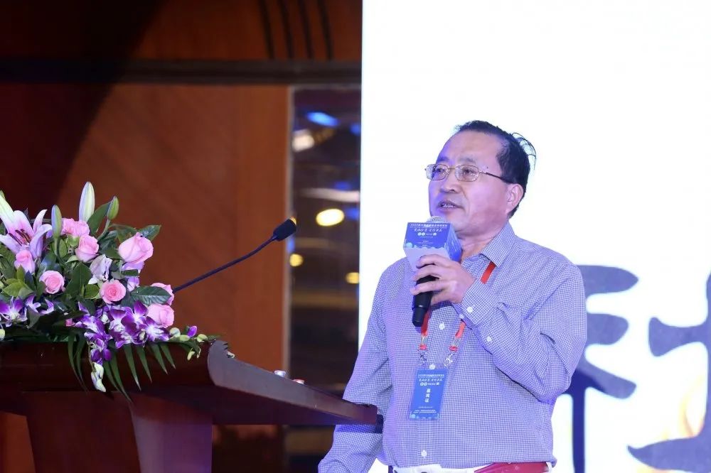 原中国兽药监察所标准处处长、中国兽医生物疫苗协会会长夏业才