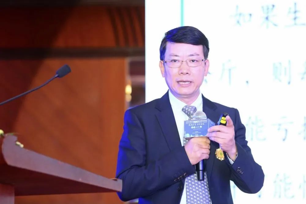 广东中山职业技术学院副院长、博士、中国农业机械化养猪学会机械化养猪工程分会荣誉会长陈健雄
