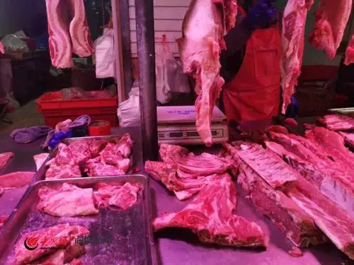 猪肉价“奔三”了，春节前猪价会降吗？专家:好消息来了