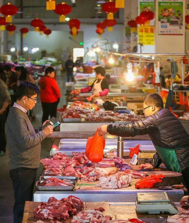 猪肉价“奔三”了，春节前猪价会降吗？