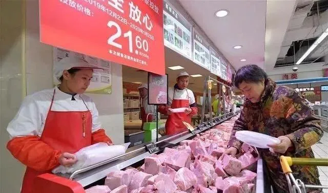 猪肉价格“迷惑”上涨，可把消费者急坏了！过年肉价还能降吗？