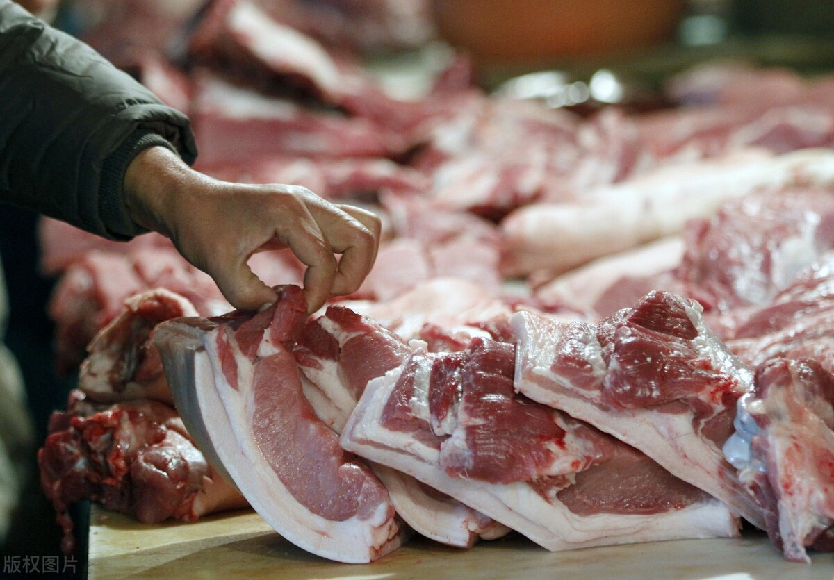 猪肉连降11周，肉价回到“1元时代”！网友：终于可以大口吃肉了