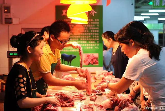中国“养猪第一股”倒下！饿死200万肥猪