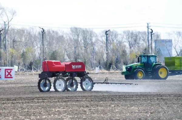 农业机械智能化—全国首家玉米无人农场开种正式启动