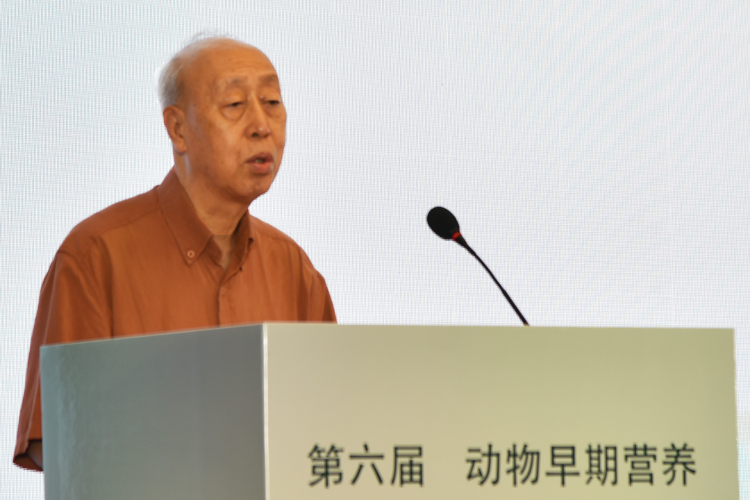 中国畜牧兽医学会名誉理事长阎汉平先生