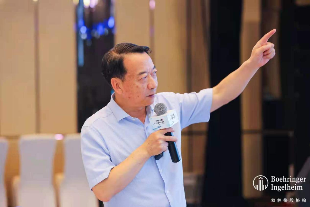 杨汉春