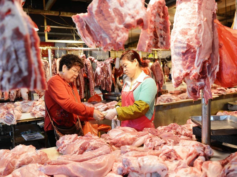猪价大跌56%，行情横盘16元，猪价“近跌远涨”表现突出！年底30元猪肉要卷土重来？