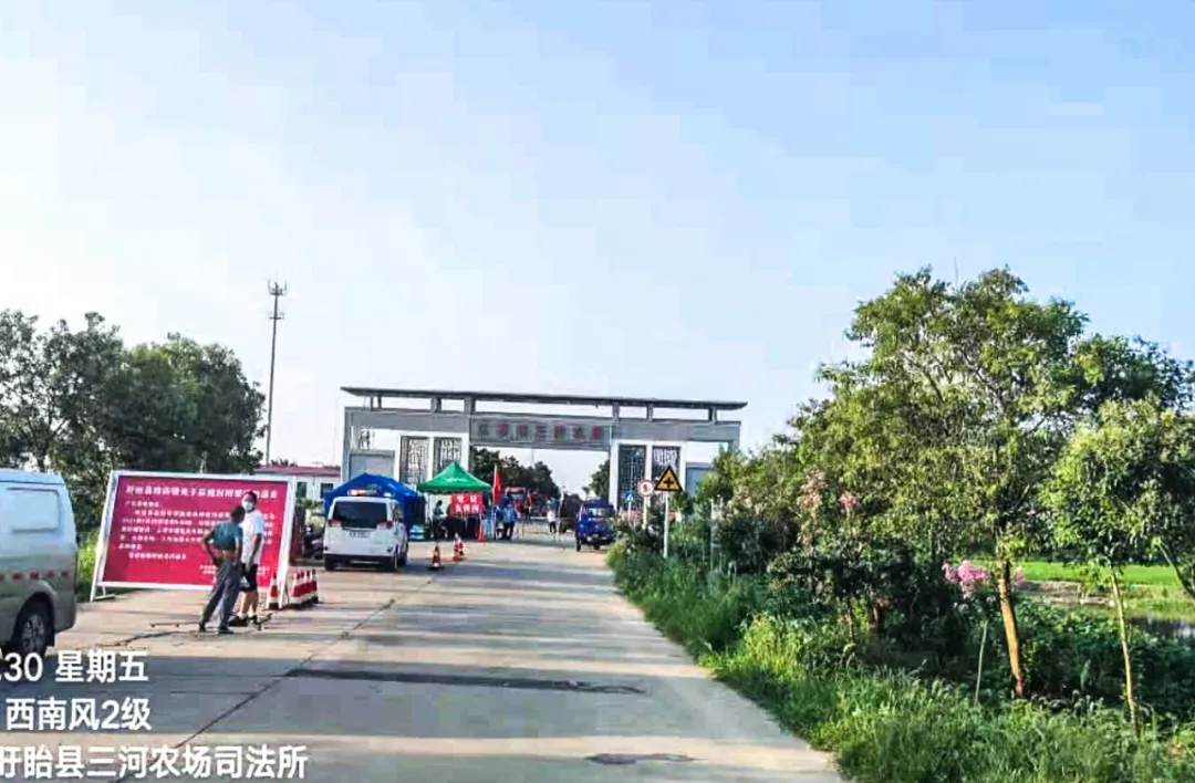 双胞胎集团始终秉承大企担当，积极履行社会责任，保料供应，保障国家菜篮子工程