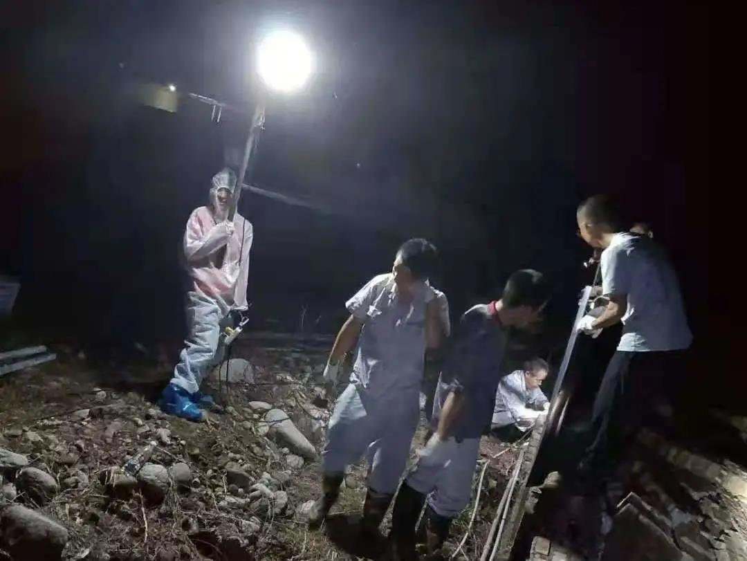 未雨绸缪！来看看德康人雨季防非的瞬间