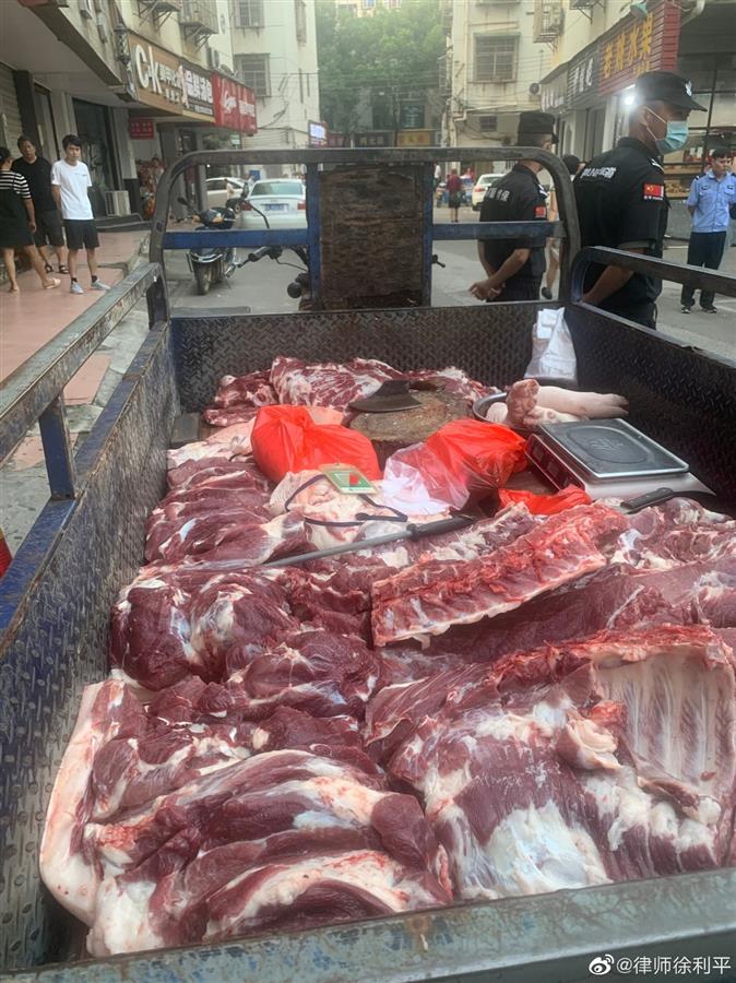 江西玉山城管回应“扣押小贩300斤猪肉”：肉已送福利院，会根据市场价退还