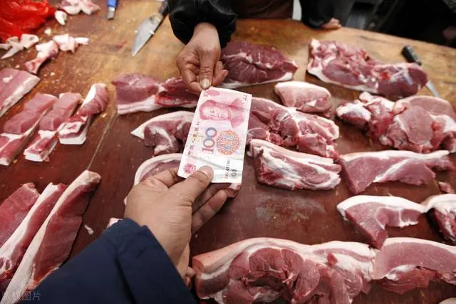 猪价、肉价“两重天”，猪价震荡回落，肉价却悄然上涨，咋回事？