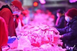 北京新发地市场蔬菜、猪肉供应充足，批发价格走低！