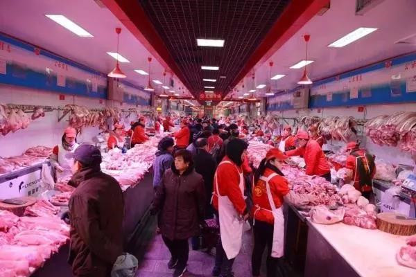 哈尔滨：猪肉价格降一元，冬季买菜要养生