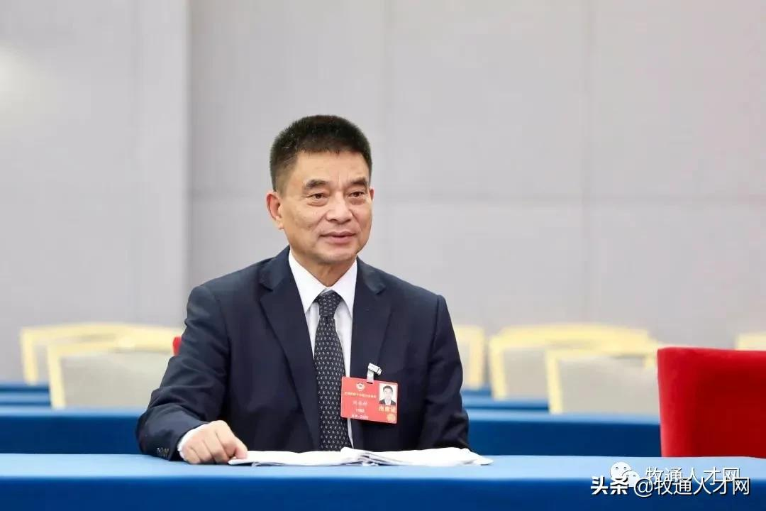 新希望巨亏吓跑4万股民，刘永好“留一手”赢100亿力挽狂澜