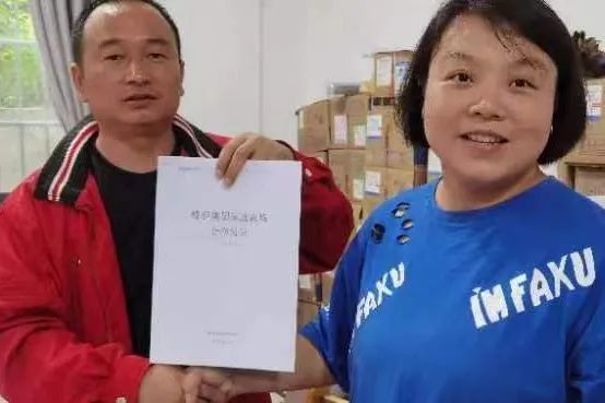 引种二元母猪