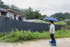 雨天挡不住！德康生产管理员冒雨出击一线，指导生猪养殖