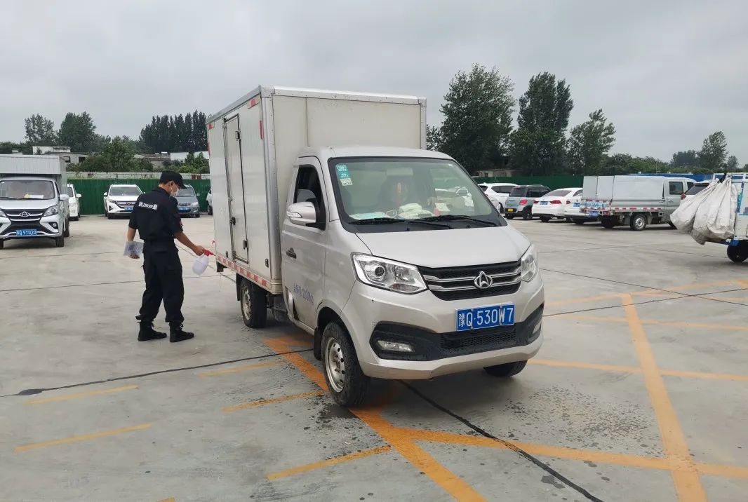 复工后对进出厂所有车辆进行消杀