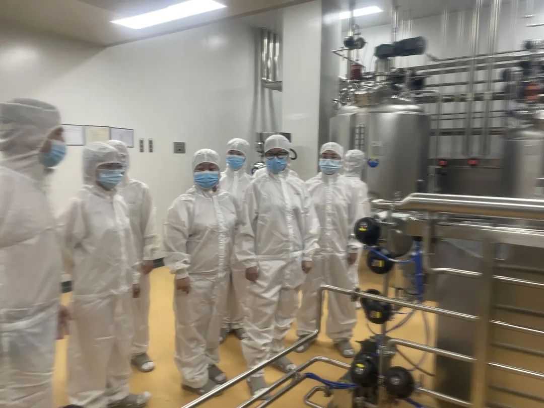 参观悬浮培养及抗原纯化生产线