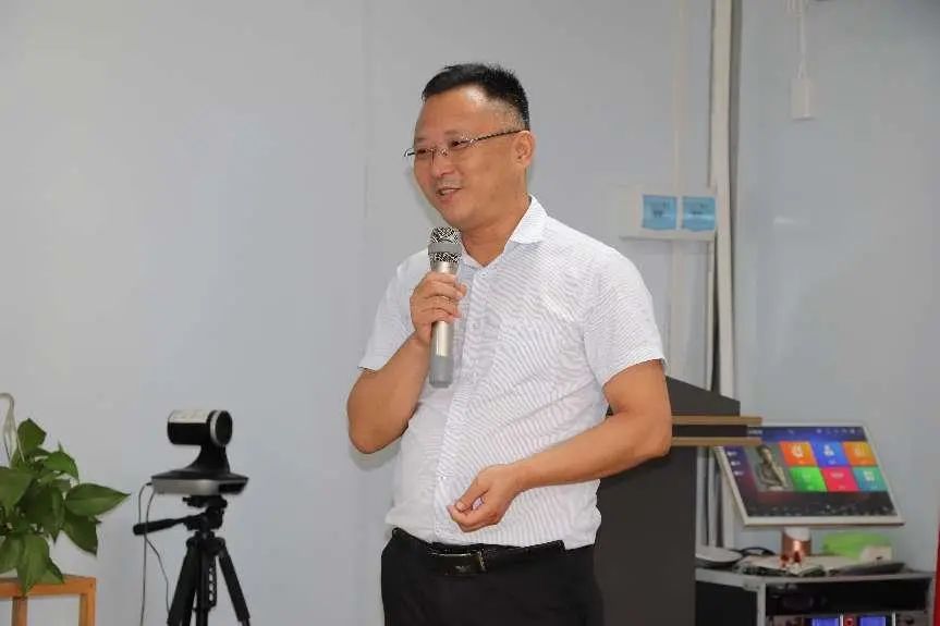 总经理助理--杨傲冰