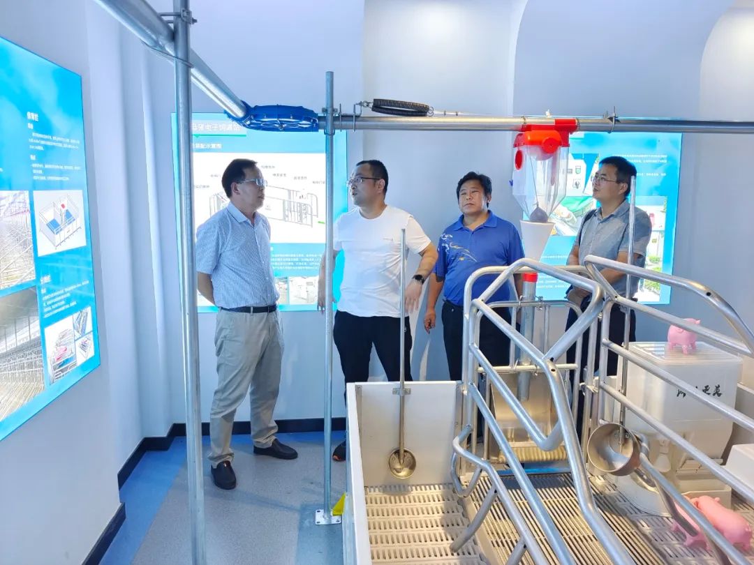 河南工业大学领导专家一行莅临河顺自动化调研指导