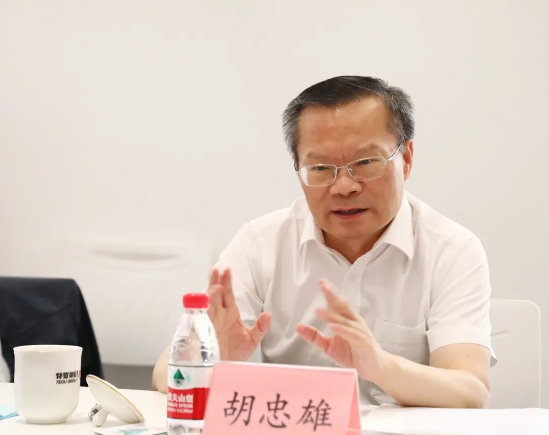 胡忠雄