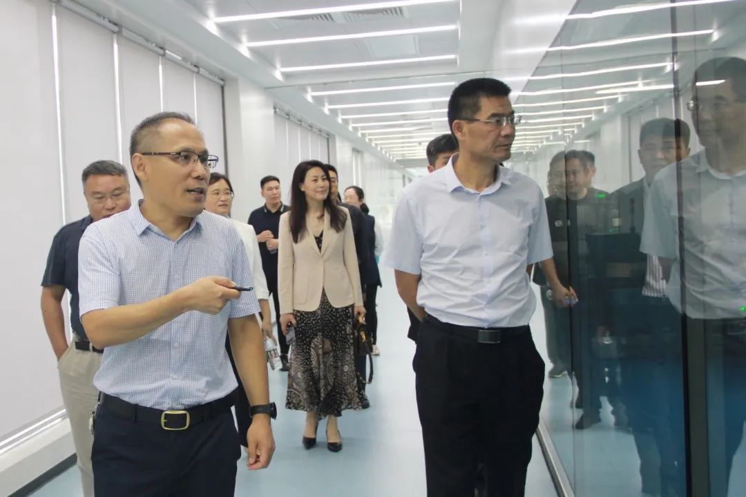 吉林大学动物医学学院与齐鲁动保在济南举办“研究生实践基地”“产学研合作基地”挂牌仪式