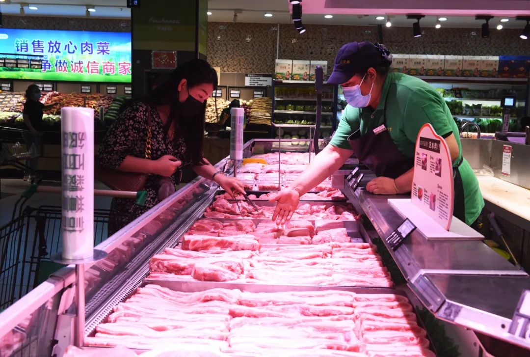 第一批中央冻猪肉储备投放，传递出什么信号？四季度肉价会大幅波动吗？