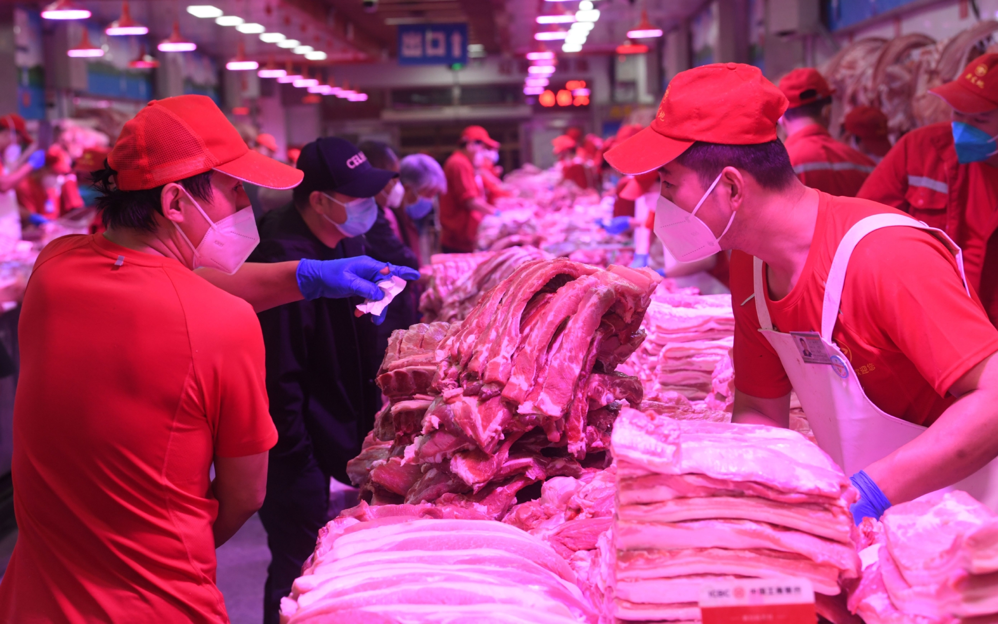 国庆前，北京新发地蔬菜、猪肉供应充足，价格略有下降！