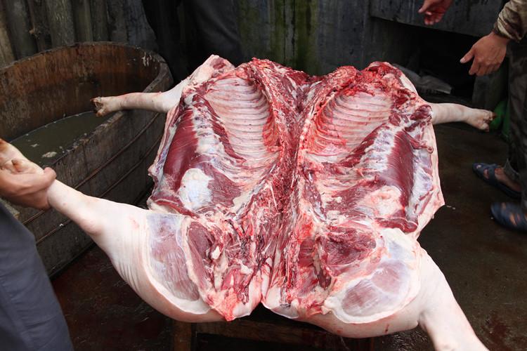 安徽一公司直播杀猪并售卖未经检疫猪肉，被罚款3万元！