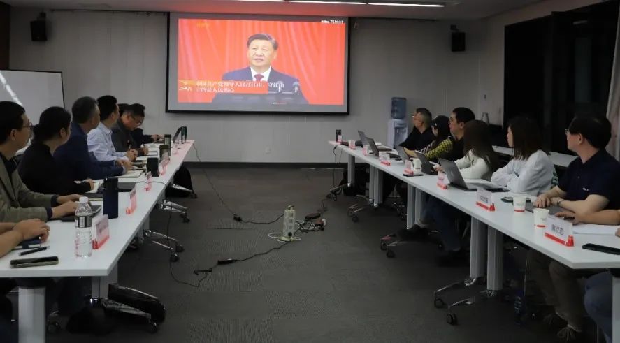 听党话、跟党走、报党恩！铁骑力士组织多形式学习中共二十大开幕会