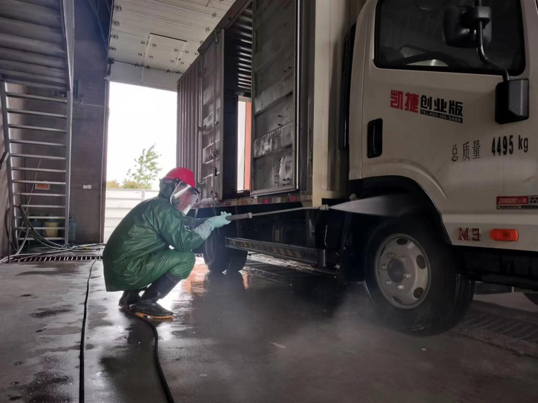 10辆车24小时！德康洗消中心杨绪武：防非就是对每个猪场负责
