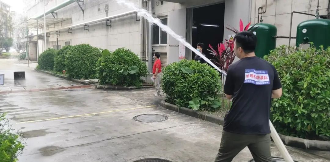 65水带连接室外消火栓打靶