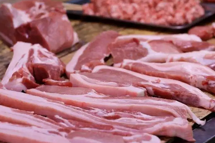 苏州猪肉市场价格下跌出现稳中回落态势，业内人士：猪肉价格有望保持相对平稳态势