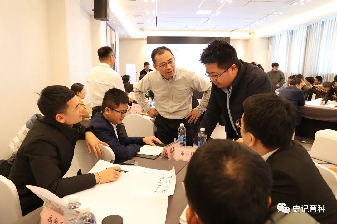 夏老师进行现场指导
