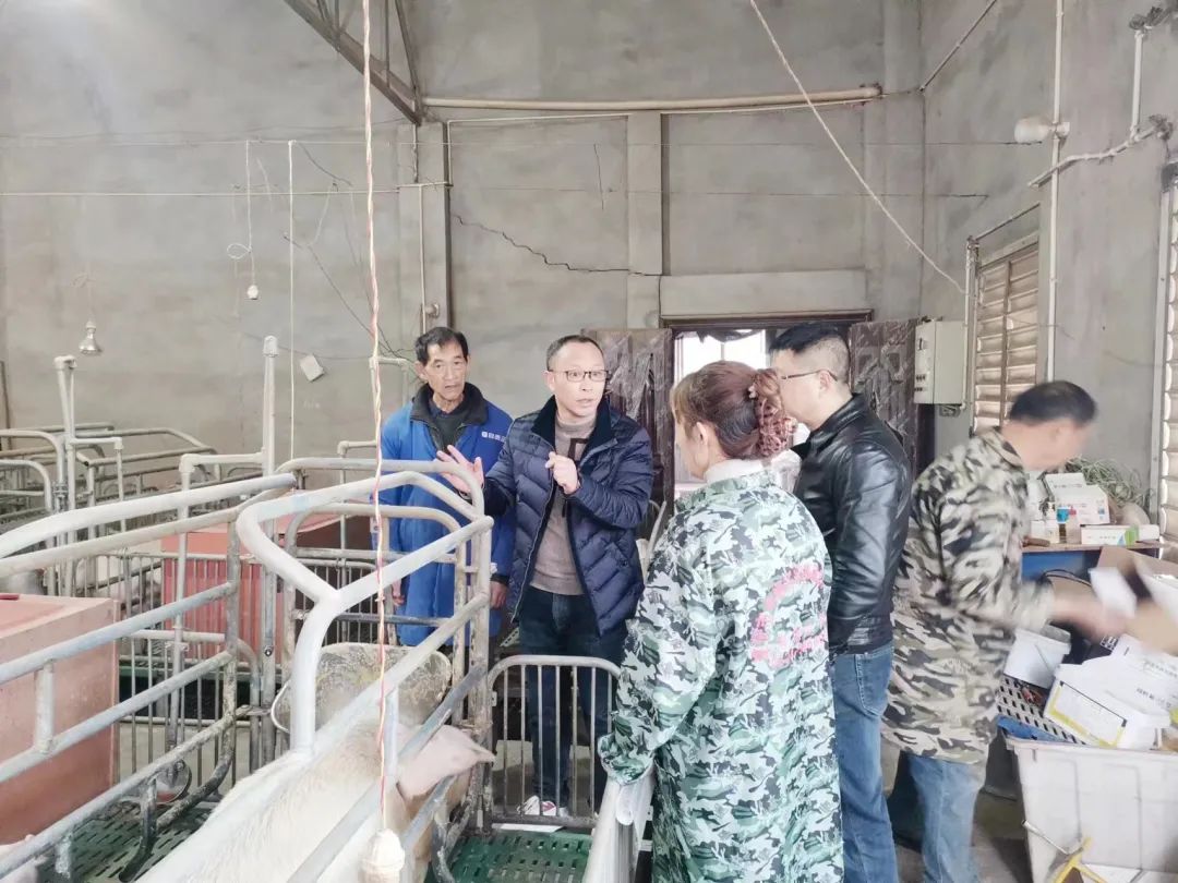 现场解决养殖困惑和问题